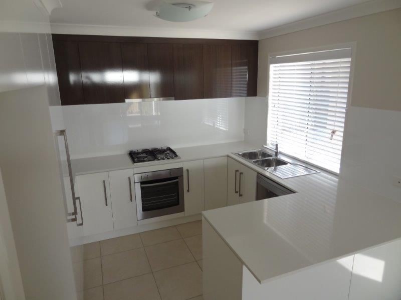 2/9 Sunning Street, Kearneys Spring QLD 4350