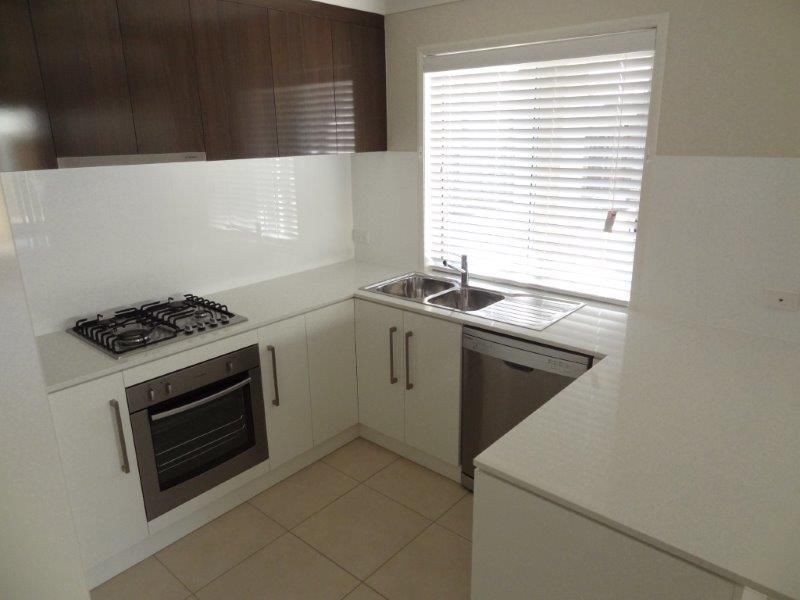 2/9 Sunning Street, Kearneys Spring QLD 4350