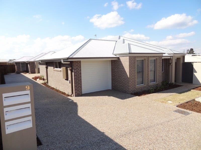 2/9 Sunning Street, Kearneys Spring QLD 4350