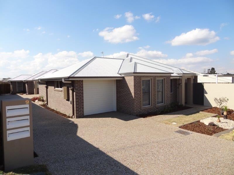 2/9 Sunning Street, Kearneys Spring QLD 4350