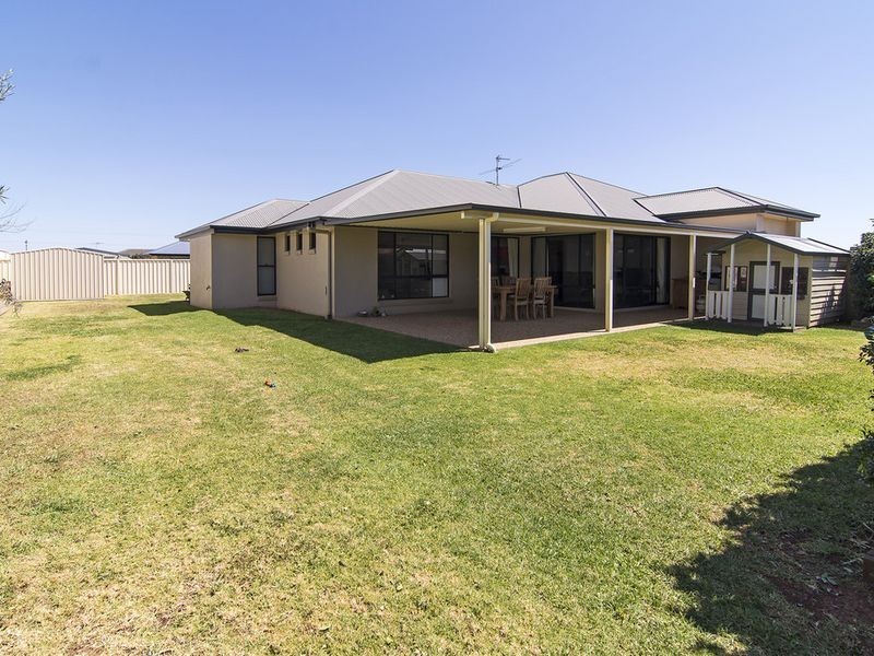 1 Garvan Court, Highfields QLD 4352