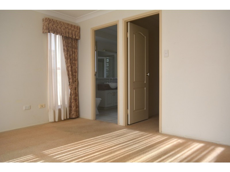 20 Paddington Court, Middle Ridge QLD 4350