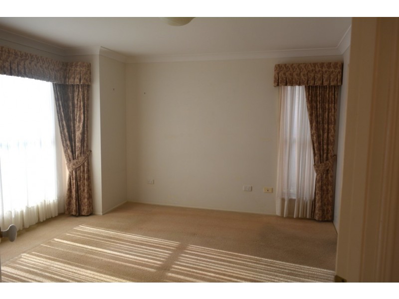 20 Paddington Court, Middle Ridge QLD 4350