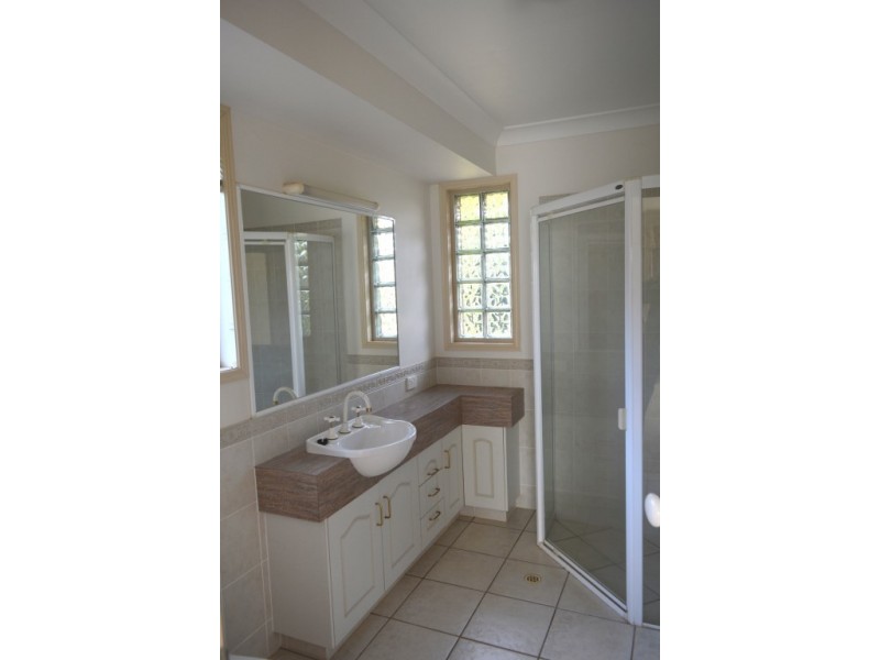 20 Paddington Court, Middle Ridge QLD 4350