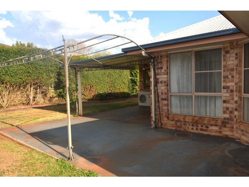 20 Paddington Court, Middle Ridge QLD 4350