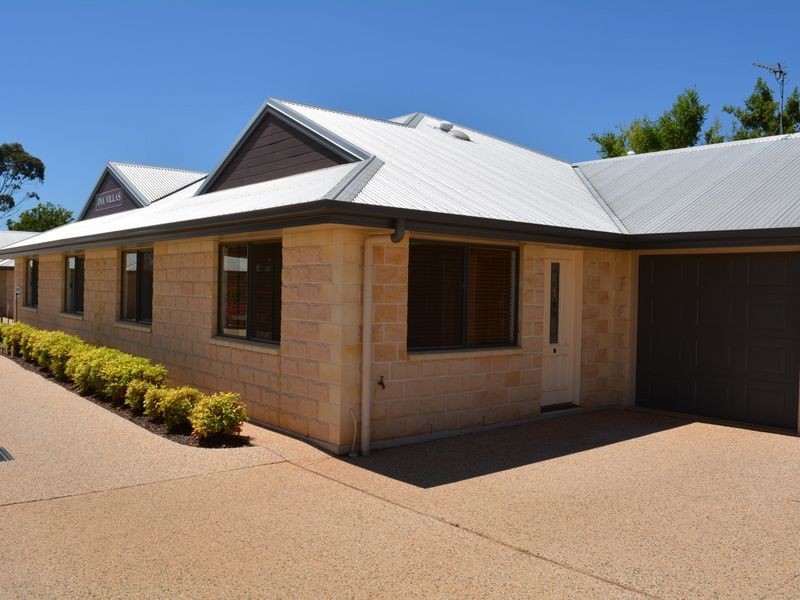 4/14 Uni Plaza Court, Kearneys Spring QLD 4350