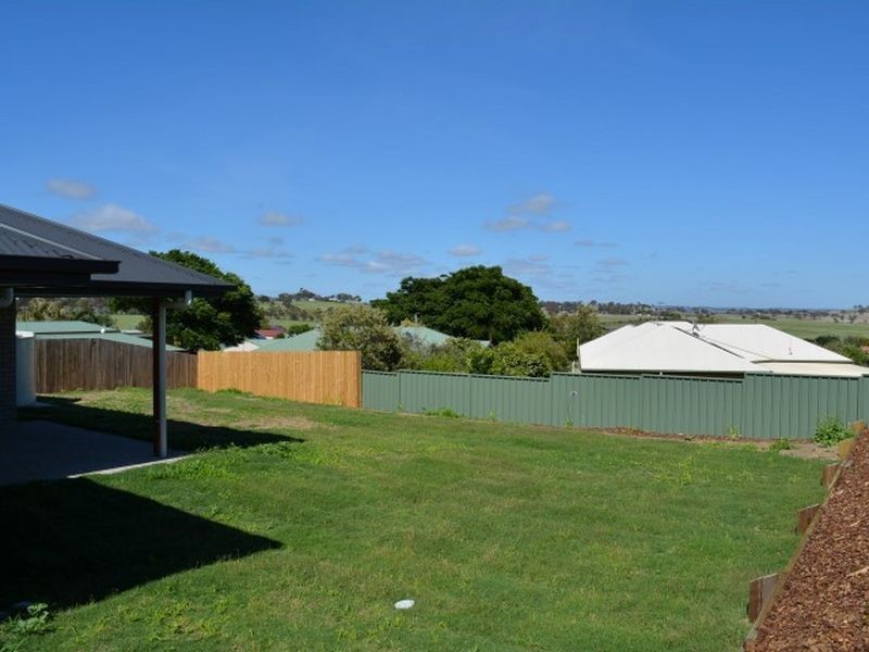 28 Wandoo Crescent, Westbrook QLD 4350