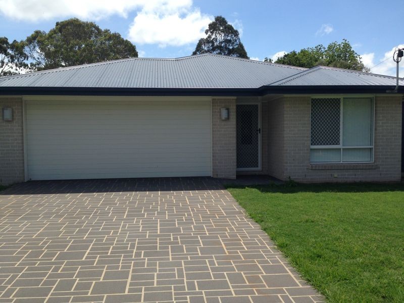 5 Esmond Street, Rockville QLD 4350