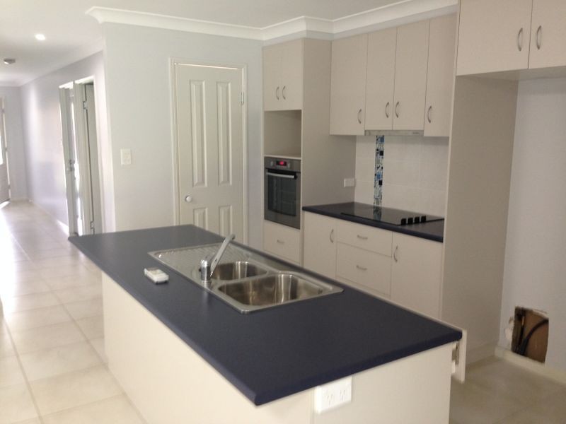 5 Esmond Street, Rockville QLD 4350