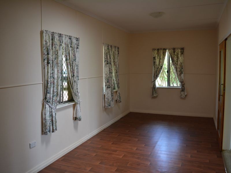 12 Perth Street, Rangeville QLD 4350