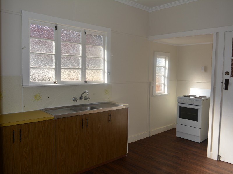 8A Bothwell Street, Newtown QLD 4350