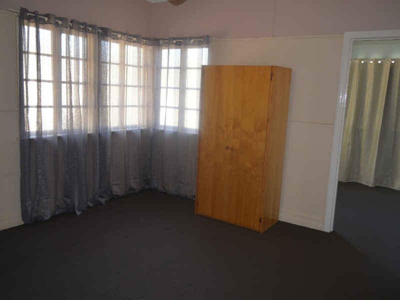 8A Bothwell Street, Newtown QLD 4350