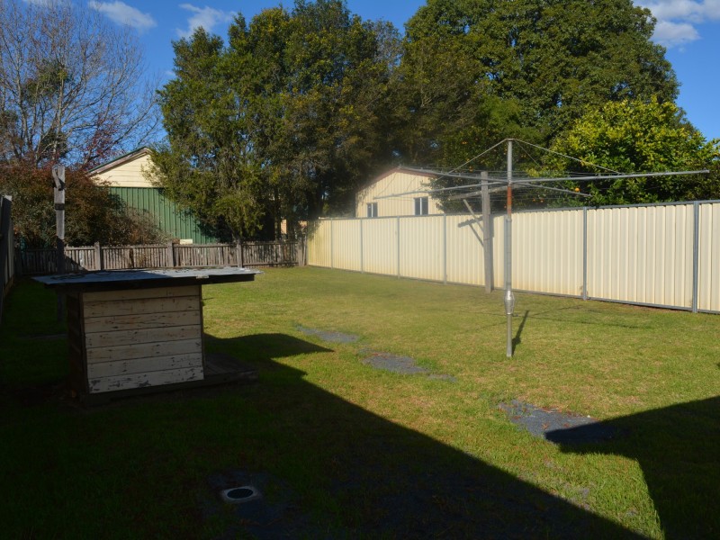 8A Bothwell Street, Newtown QLD 4350