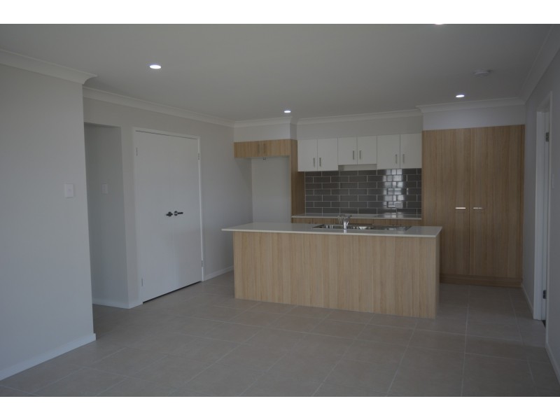 2/47 Crockers Road, Westbrook QLD 4350