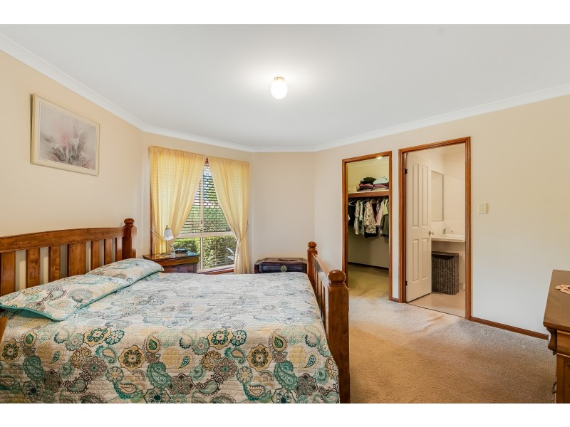 12 Malt Court, Kearneys Spring QLD 4350