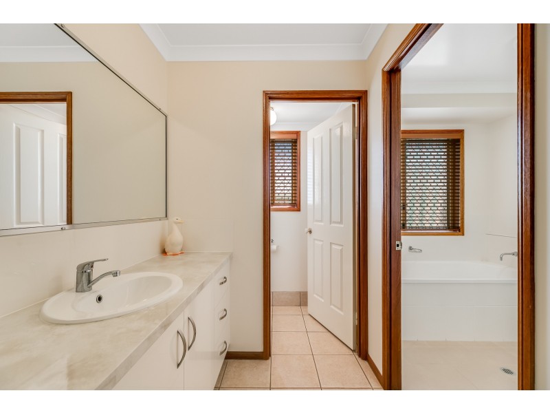 12 Malt Court, Kearneys Spring QLD 4350