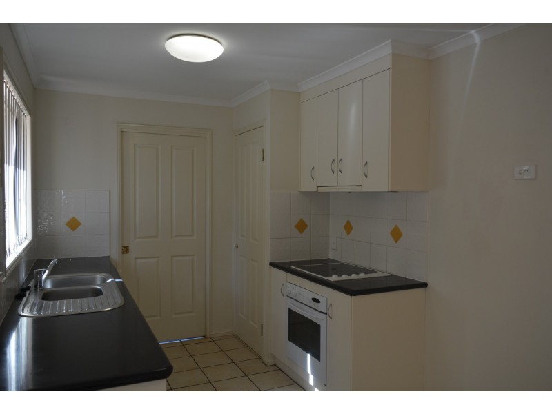 15 Esmond Street, Rockville QLD 4350