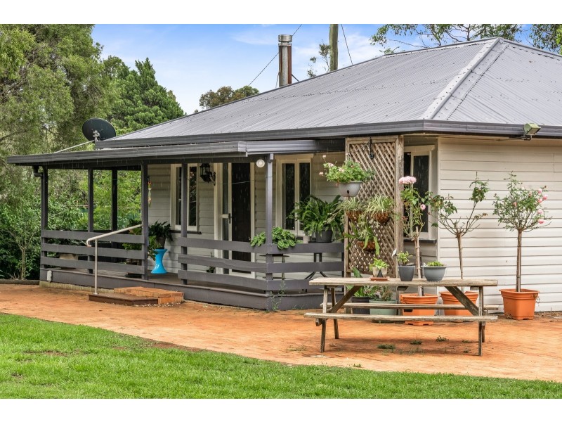 9 Kuhls Road, Highfields QLD 4352