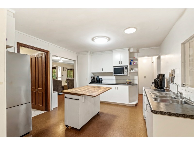 9 Kuhls Road, Highfields QLD 4352