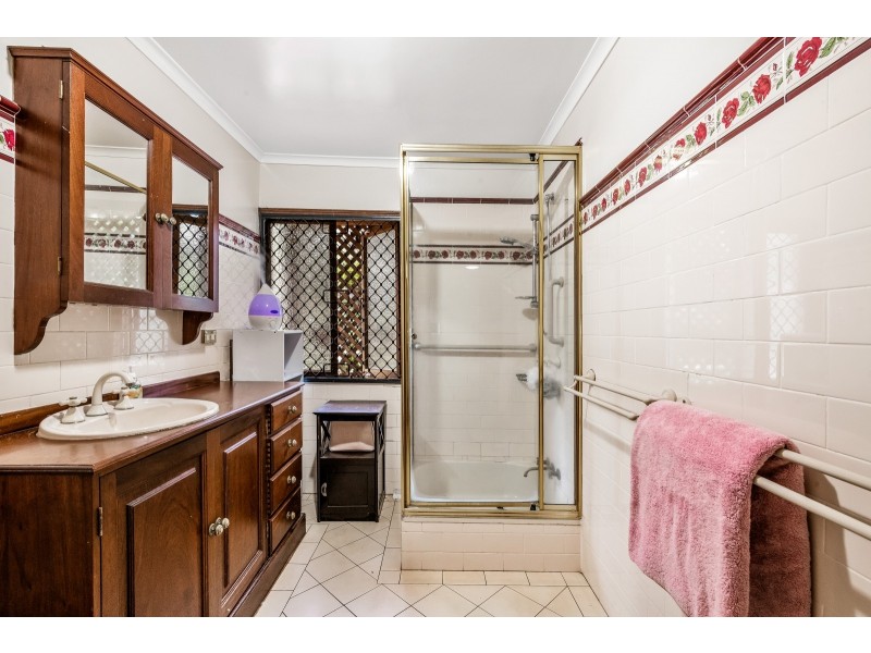 9 Kuhls Road, Highfields QLD 4352