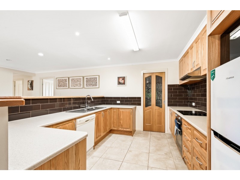 6 Koppe Court, Centenary Heights QLD 4350