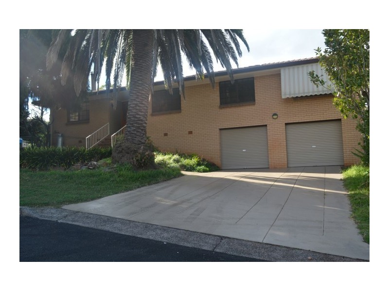 22 Barrymount Crescent, Mount Lofty QLD 4350