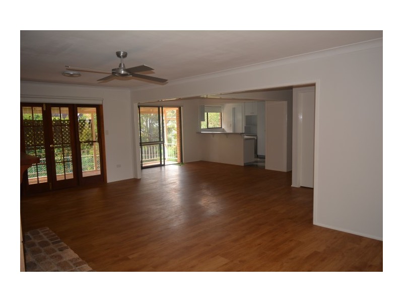 22 Barrymount Crescent, Mount Lofty QLD 4350