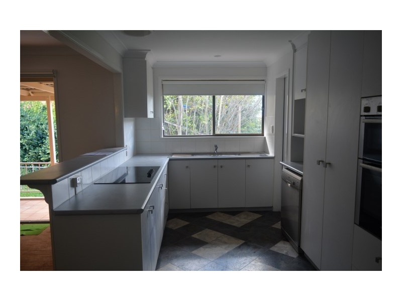 22 Barrymount Crescent, Mount Lofty QLD 4350