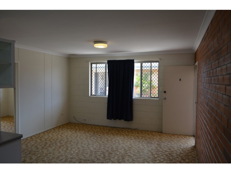 4/348 South Street, Harristown QLD 4350