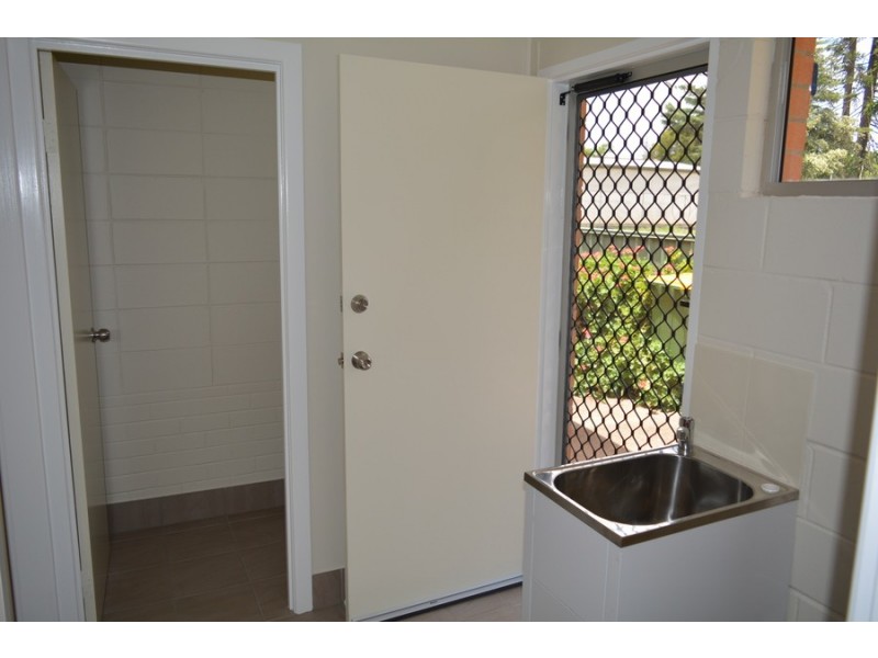 4/348 South Street, Harristown QLD 4350