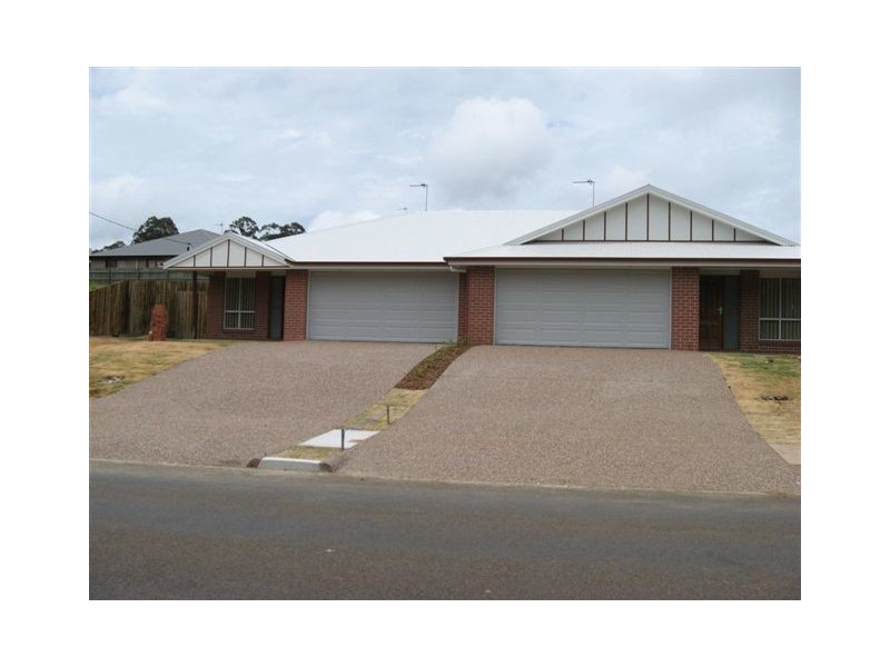 1/88a Hogg Street, Rockville QLD 4350