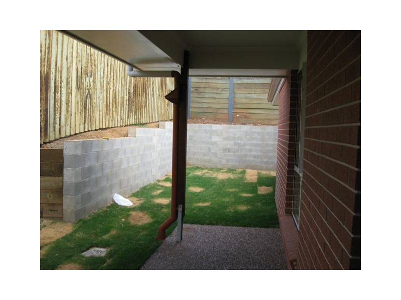 1/88a Hogg Street, Rockville QLD 4350