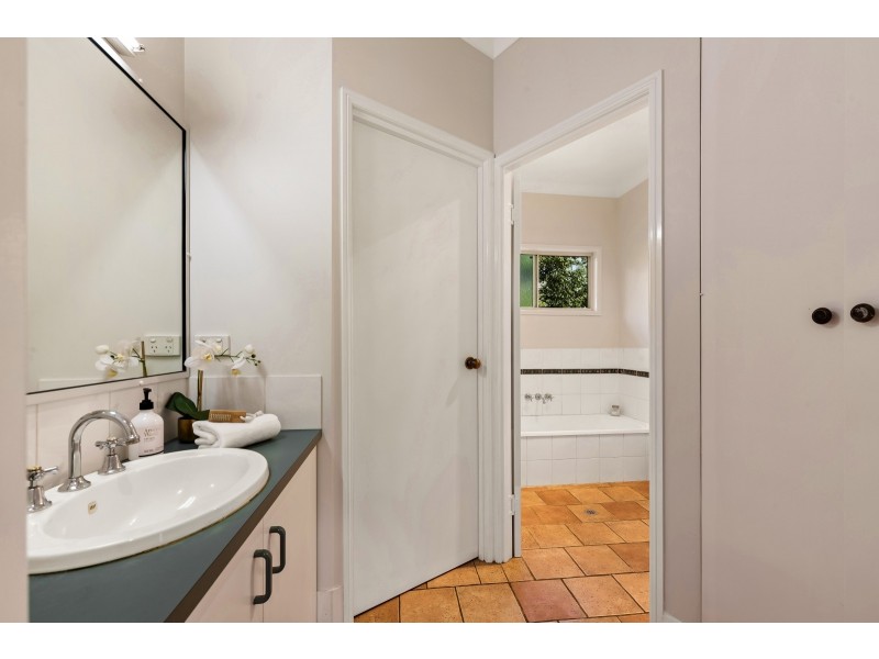 6 Jubilee Court, Prince Henry Heights QLD 4350