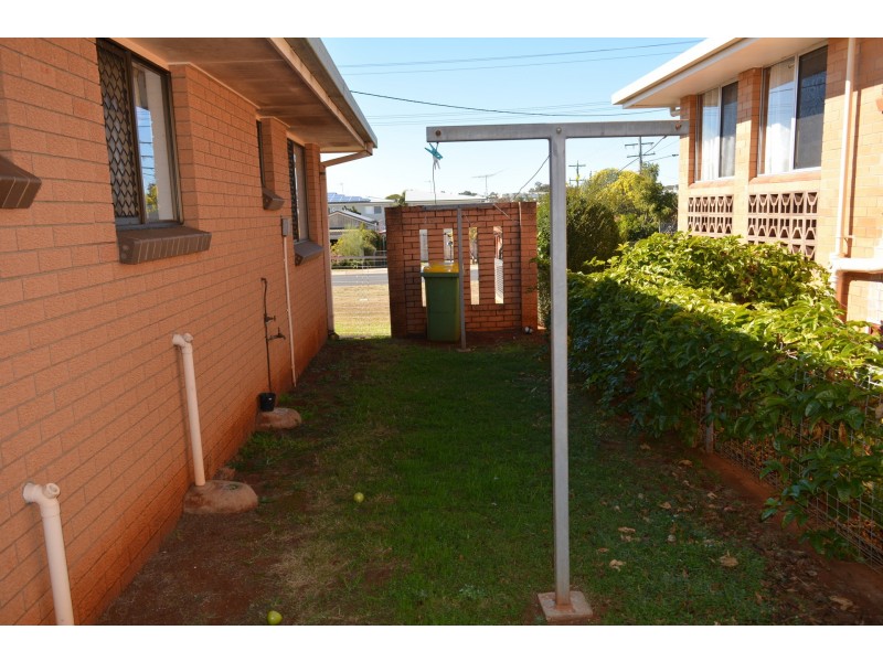 1/75 Hoepper Street, Kearneys Spring QLD 4350