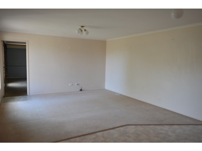 2/12 Carmen Street, Kearneys Spring QLD 4350