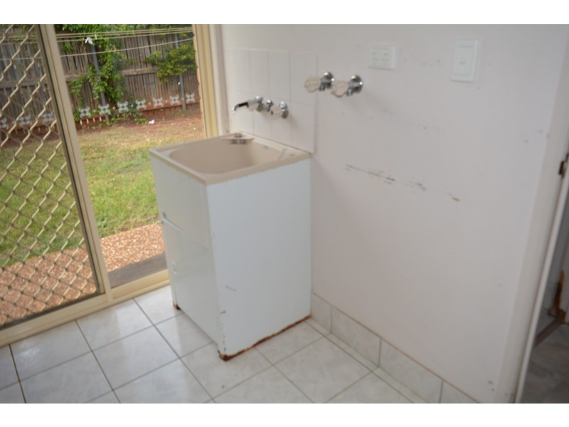 2/12 Carmen Street, Kearneys Spring QLD 4350