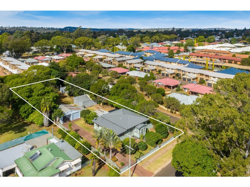 50 Gordon Avenue, Newtown QLD 4350