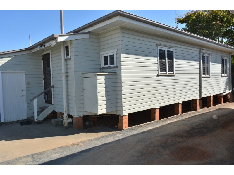 8 Aubigny Street, East Toowoomba QLD 4350