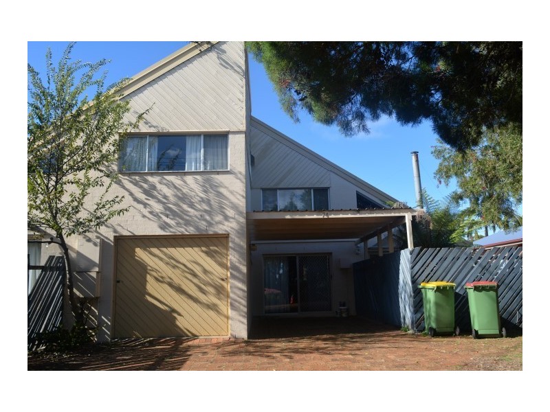 2/74 Platz Street, Darling Heights QLD 4350