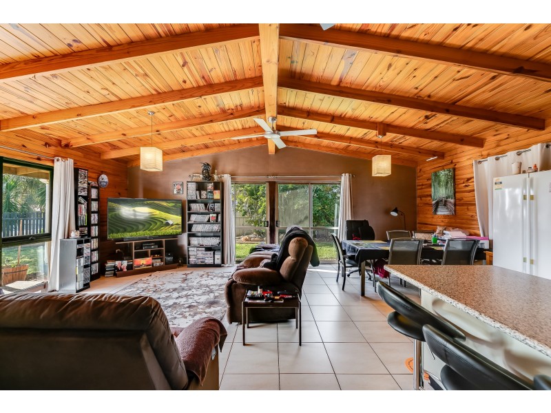 2 Pamela Street, Darling Heights QLD 4350