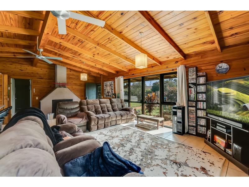 2 Pamela Street, Darling Heights QLD 4350