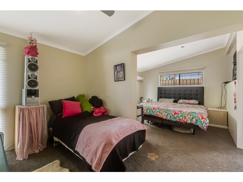 2 Pamela Street, Darling Heights QLD 4350