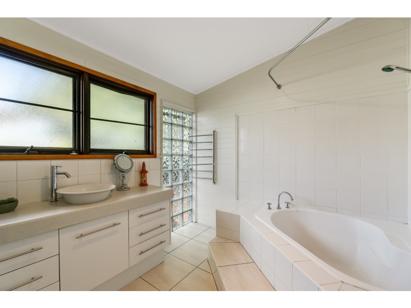 2 Pamela Street, Darling Heights QLD 4350