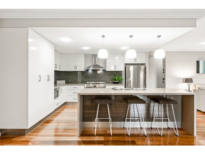 24 Brimblecombe Drive, Middle Ridge QLD 4350