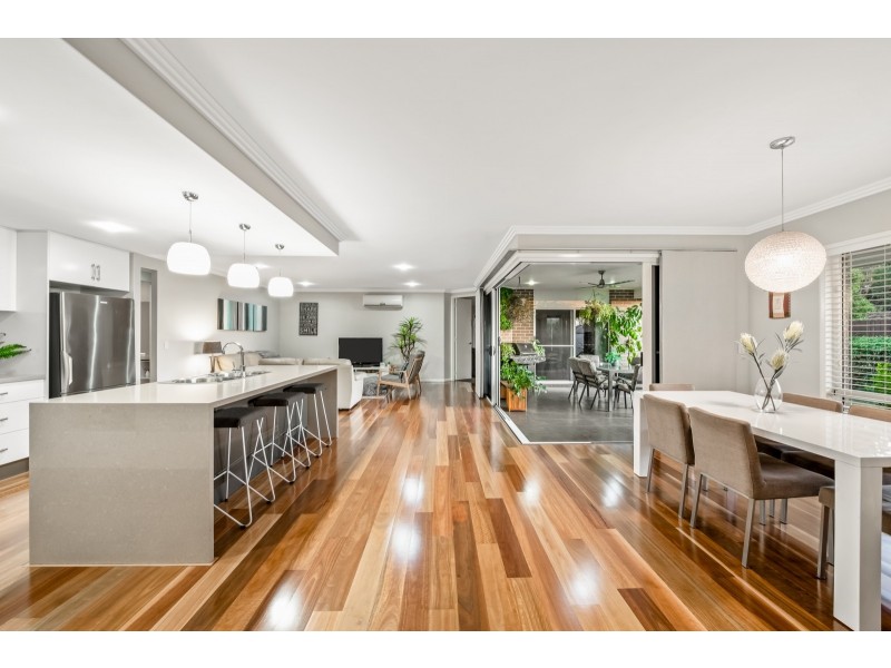 24 Brimblecombe Drive, Middle Ridge QLD 4350