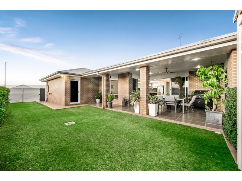 24 Brimblecombe Drive, Middle Ridge QLD 4350