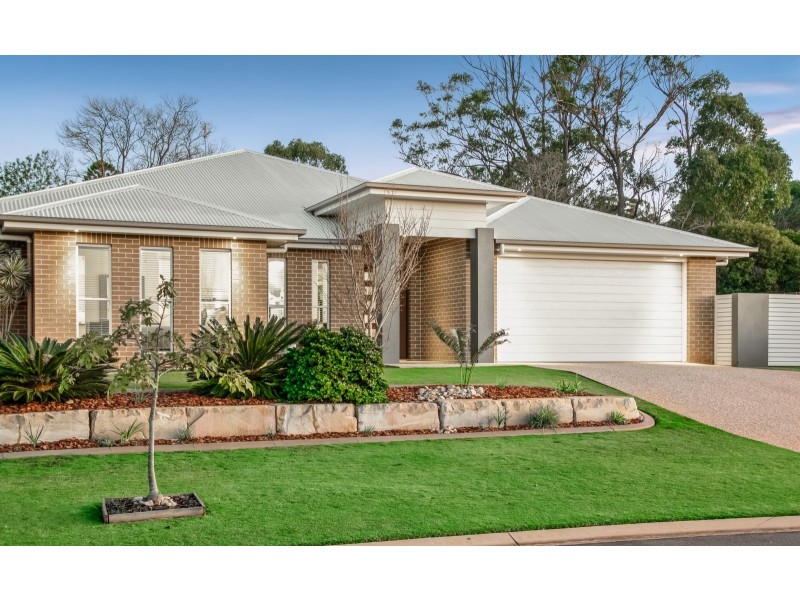 24 Brimblecombe Drive, Middle Ridge QLD 4350