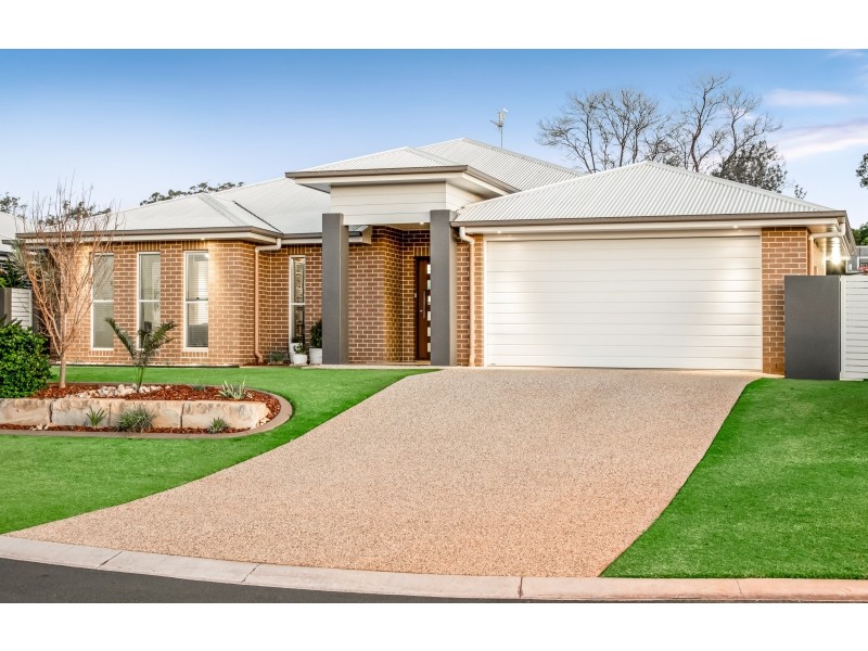 24 Brimblecombe Drive, Middle Ridge QLD 4350