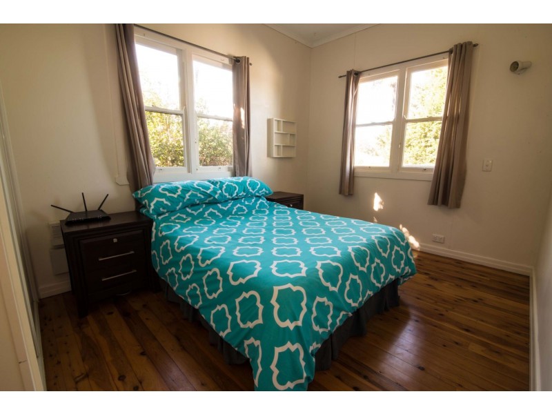 54B North Street, Mount Lofty QLD 4350