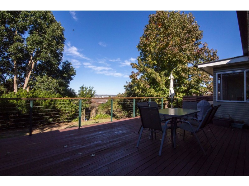 54B North Street, Mount Lofty QLD 4350